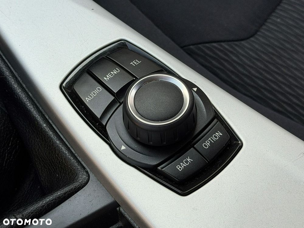 BMW Seria 3 320i Sport Line - 18