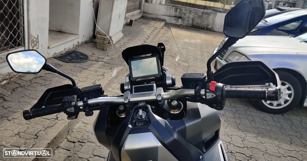 Honda X-ADV 750 - 11