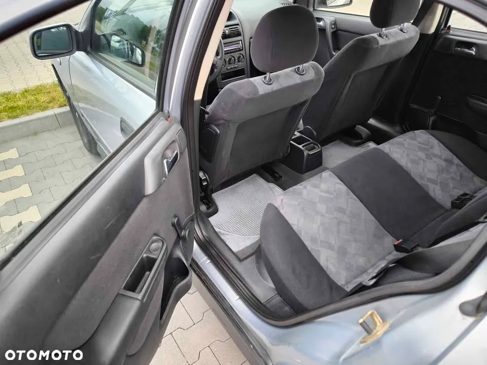Opel Astra - 4
