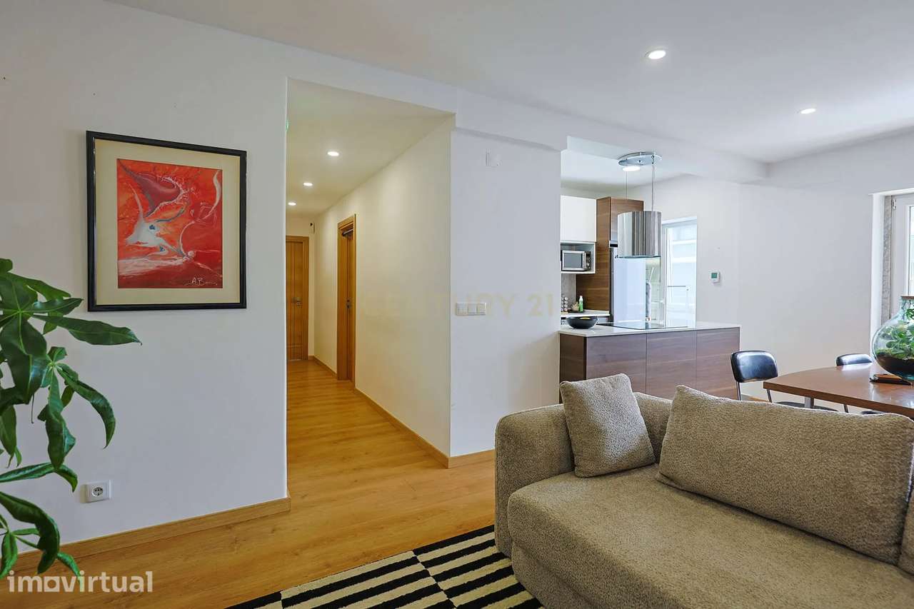 Apartamento T2 Centro de Almada Remodelado - Grande imagem: 2/37