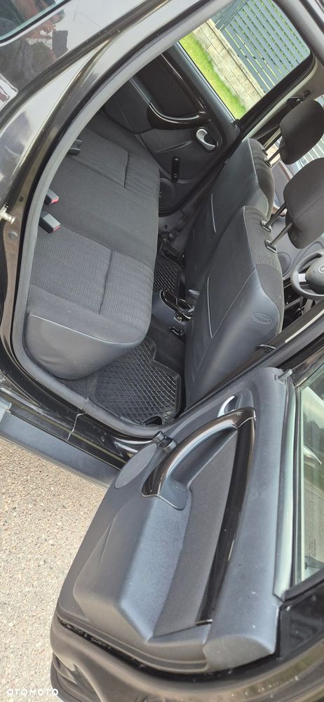 Dacia Duster 1.6 Laureate - 17