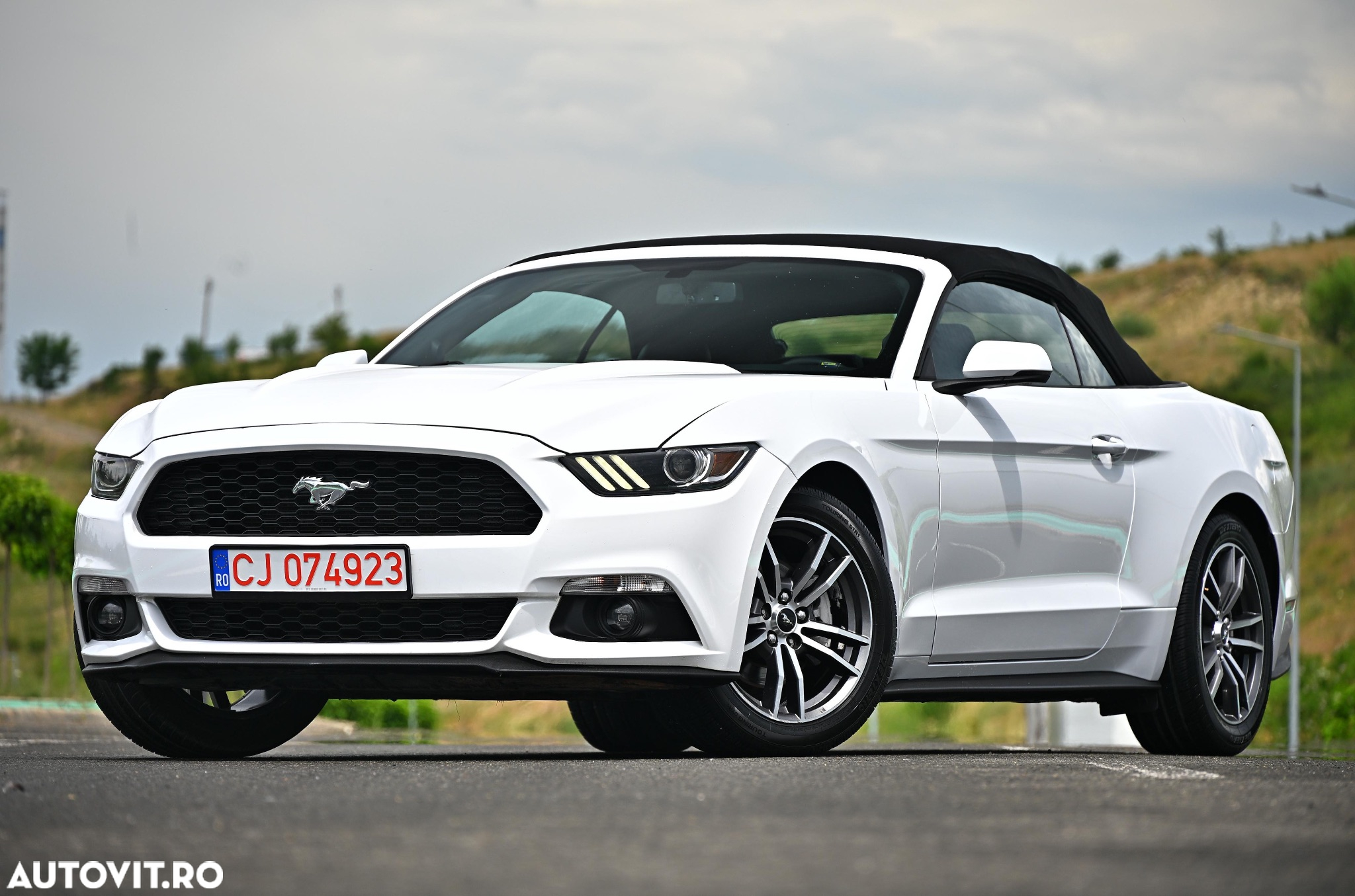 Ford Mustang Cabrio 2.3 Eco Boost - 10