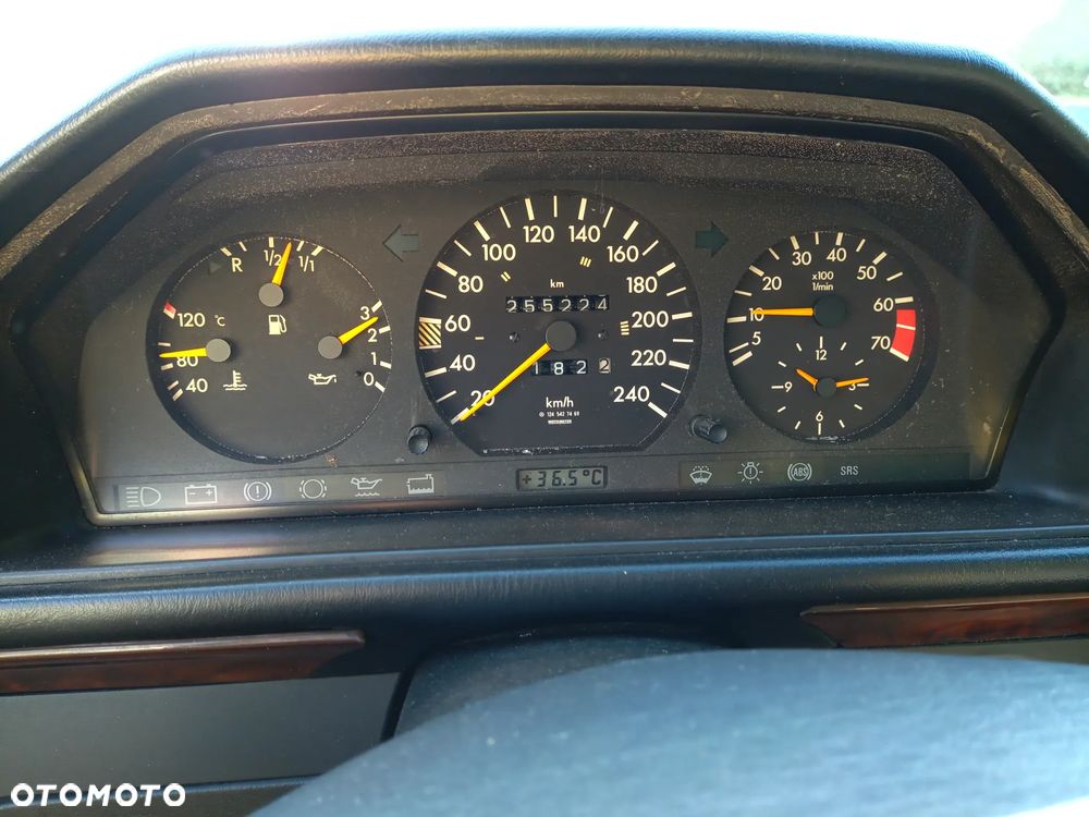 Mercedes-Benz W124 (1984-1993) - 11