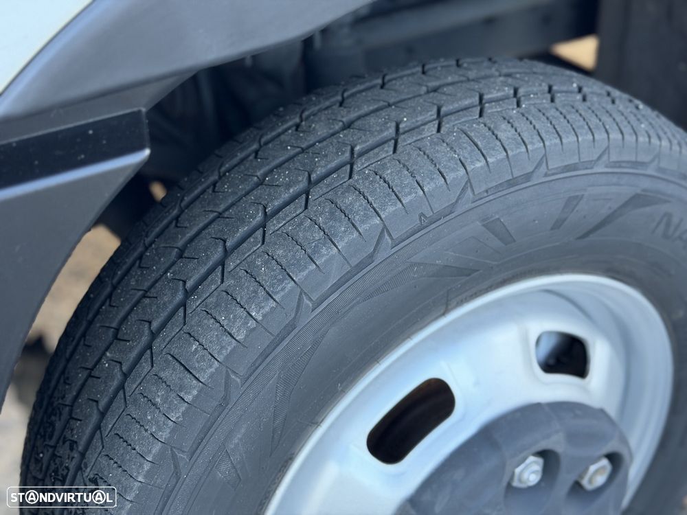 Iveco Daily 35-160 3L Plataforma - 28