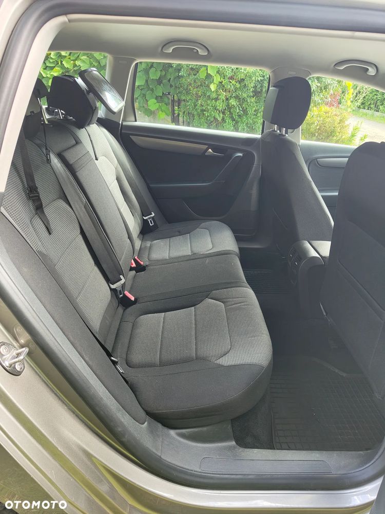 Volkswagen Passat 2.0 TDI Comfortline - 11