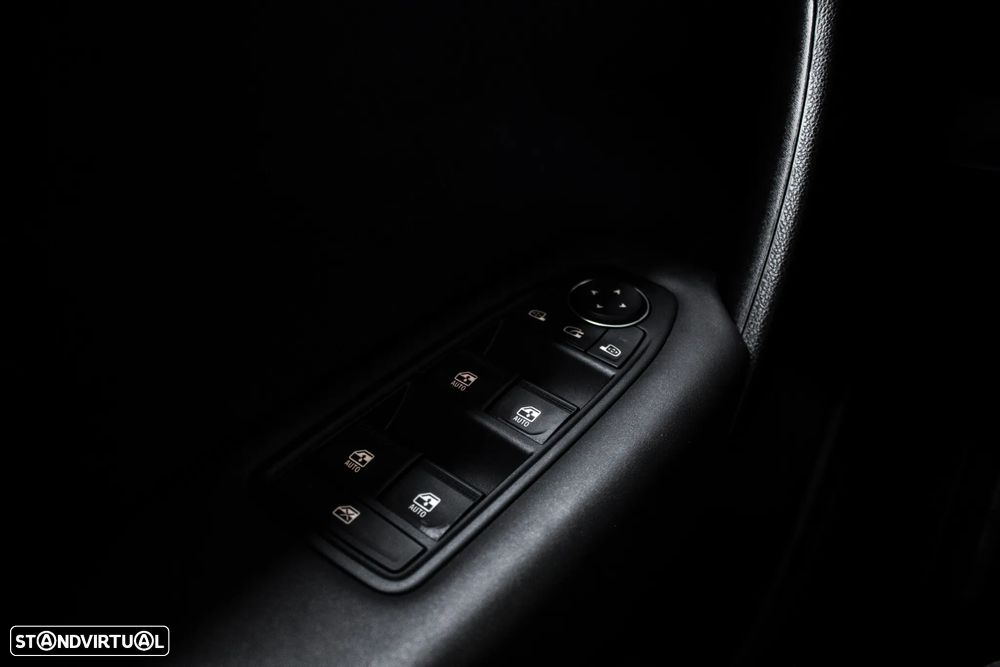 Renault Captur E-TECH 160 INTENS - 17