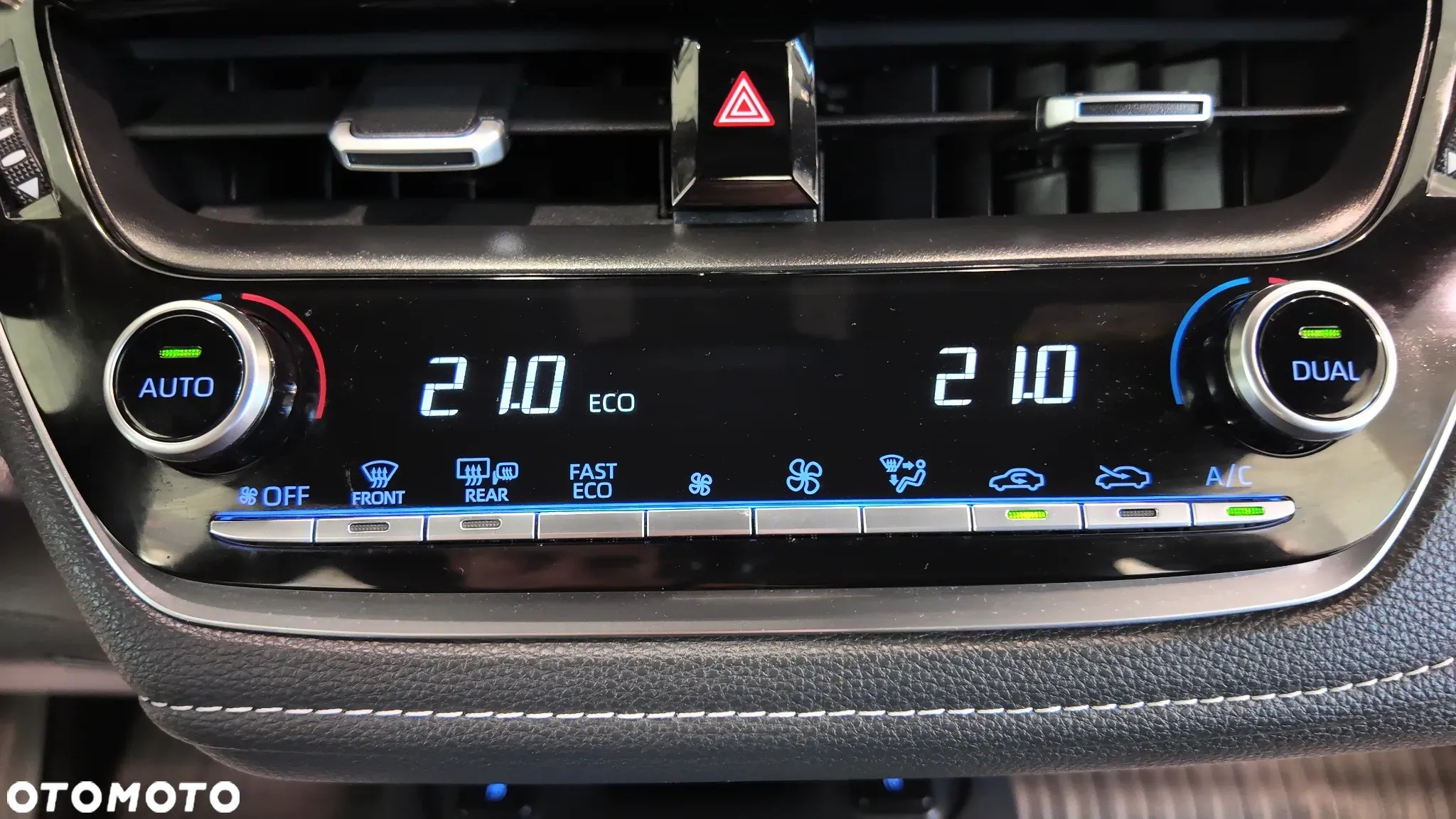 Toyota Corolla 1.8 Hybrid Active - 28
