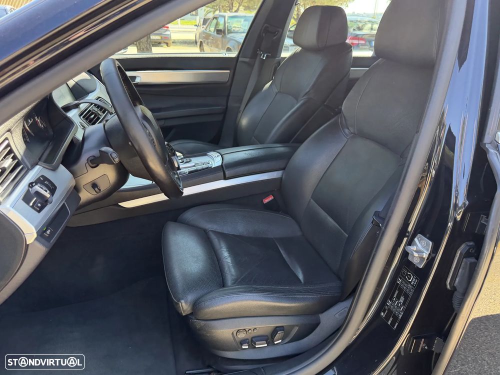 BMW 740 d Pack M - 39