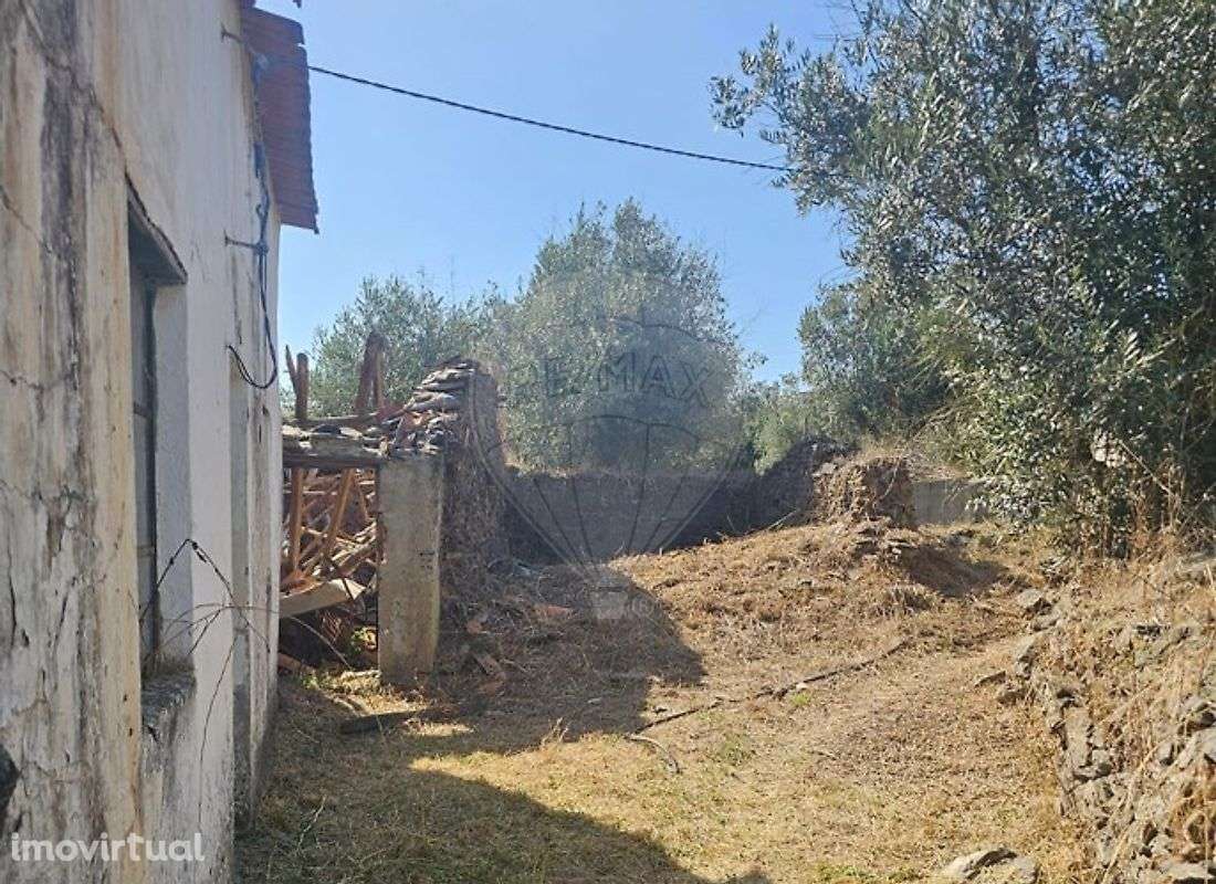 Moradia T2 para venda - Grande imagem: 2/26