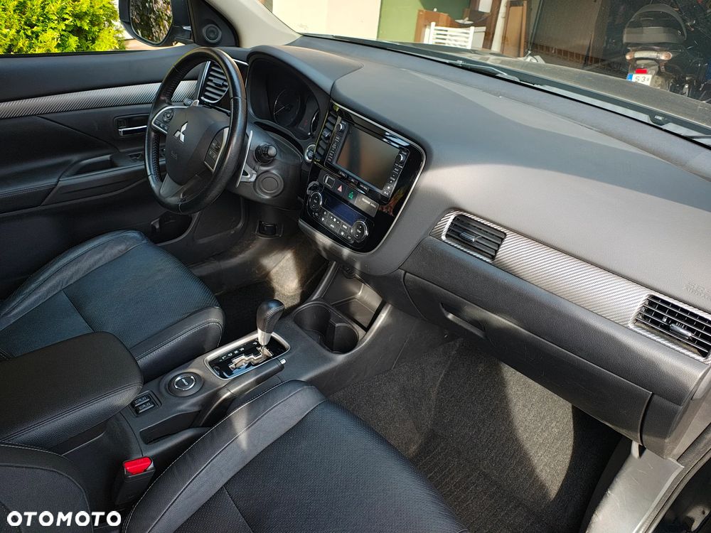 Mitsubishi Outlander - 14