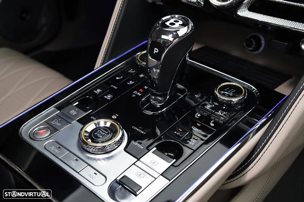 Bentley Flying Spur V8 Azure - 24