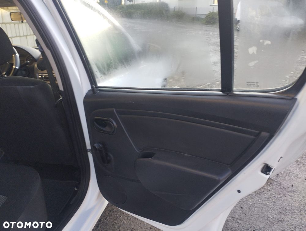 Dacia Sandero 1.2 16V - 8