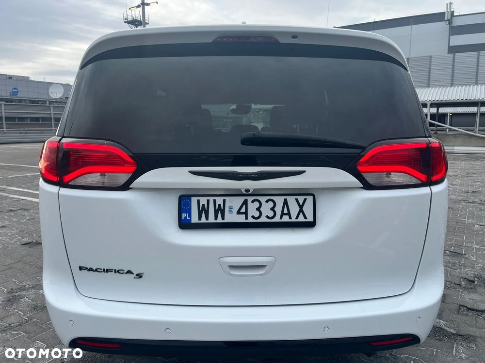 Chrysler Pacifica - 7