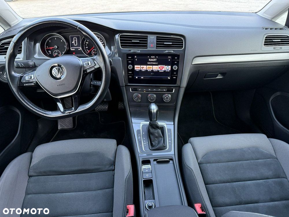 Volkswagen Golf - 11