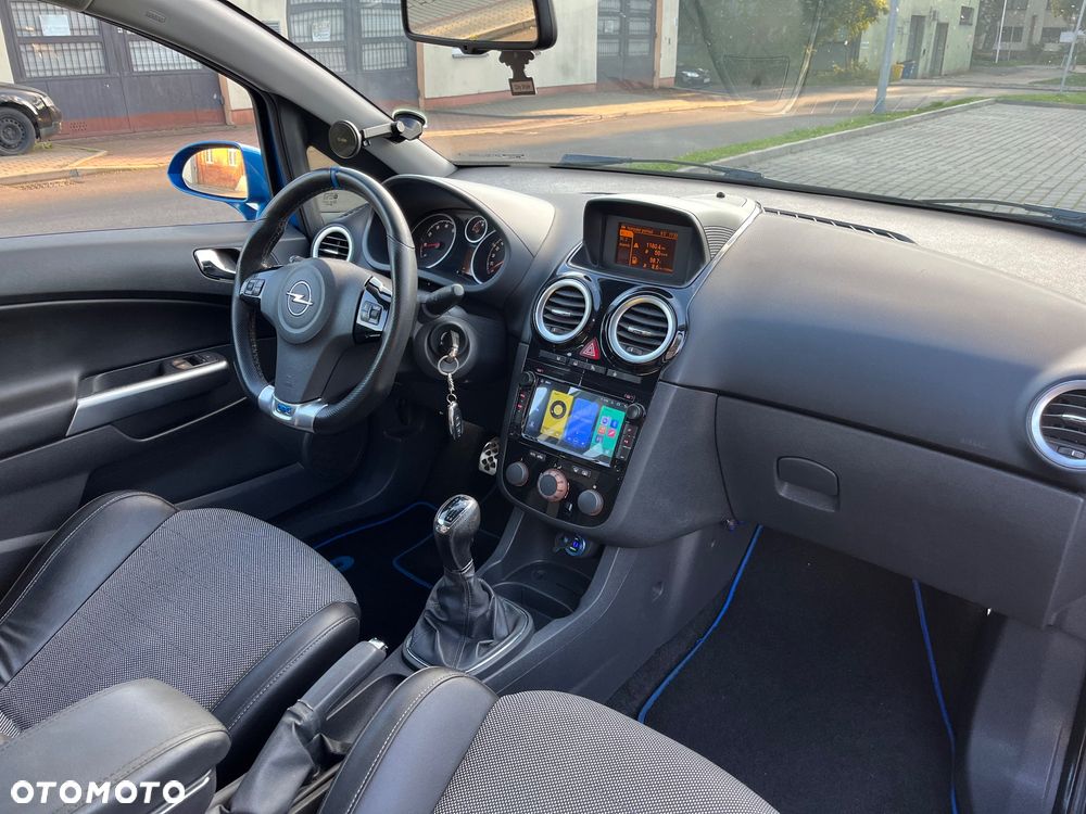 Opel Corsa 1.6T OPC - 9
