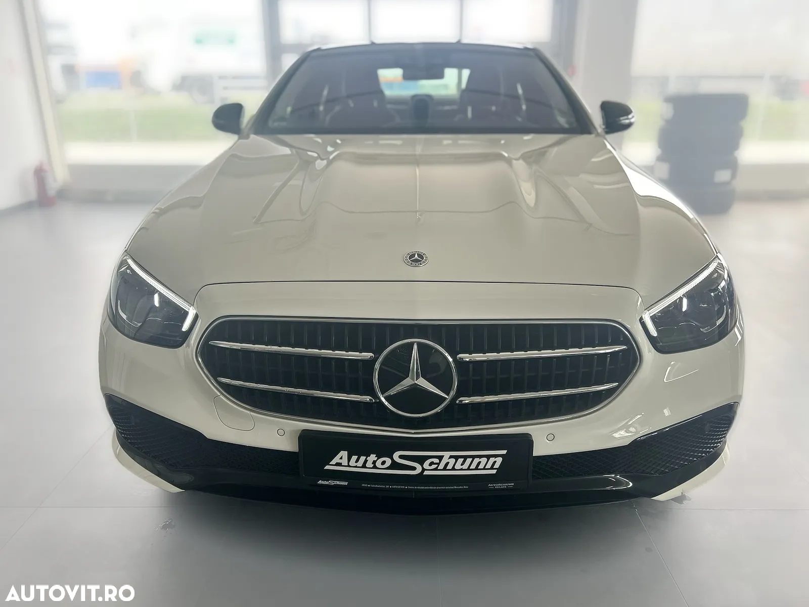 Mercedes-Benz E 300 de Aut. - 2