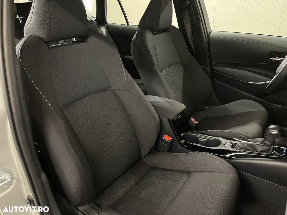 Toyota Corolla 1.8 Hybrid Business Edition - 9