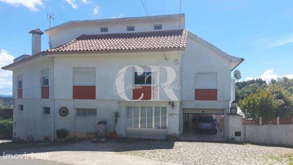 Moradia T4 com excelente potencial de rentabilização – Figueiró dos Vi - Grande imagem: 2/60