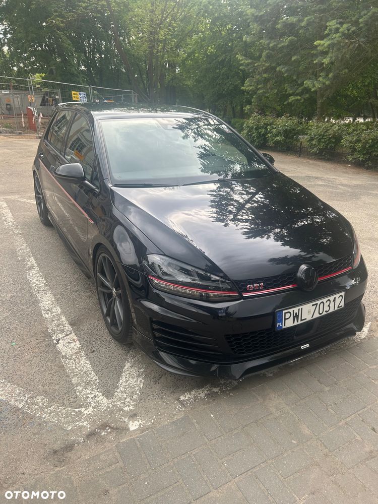 Volkswagen Golf - 8
