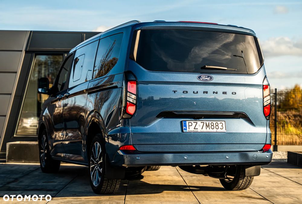 Ford Tourneo Custom - 11