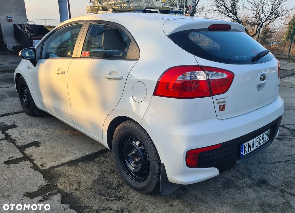 Kia Rio 1.2 Business Line - 9