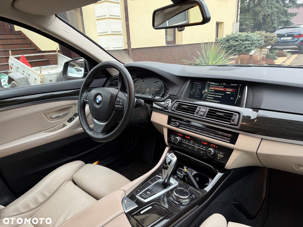 BMW Seria 5 525d Luxury Line - 14