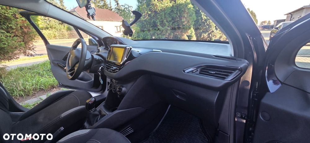 Peugeot 208 1.2 PureTech GPF Signature S&S - 31