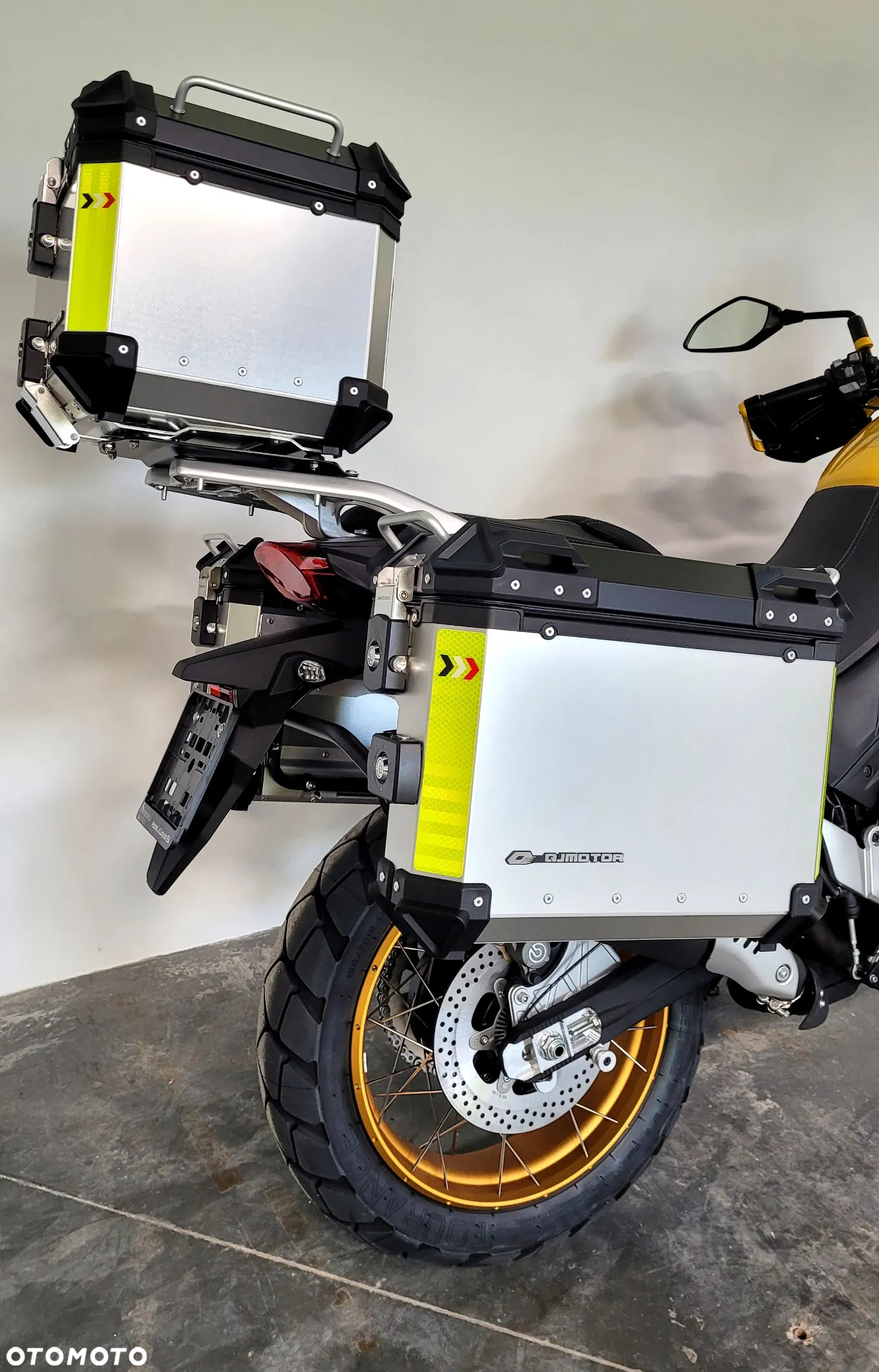QJMOTOR SVT 650X - 15