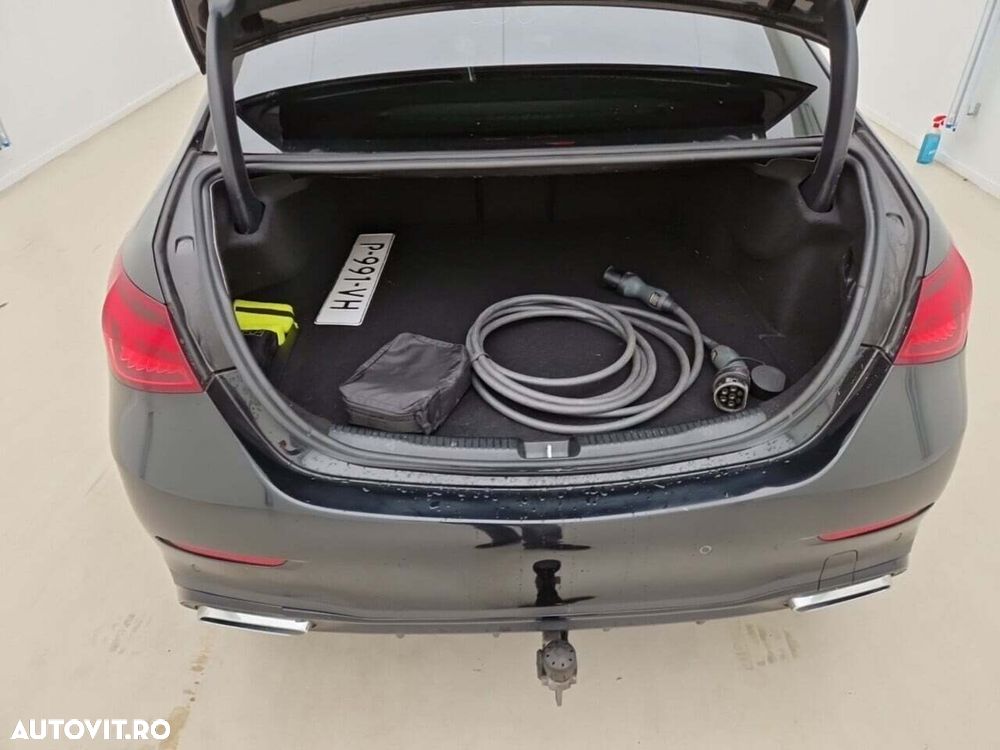 Mercedes-Benz C 300 e 9G-TRONIC AMG Line - 13