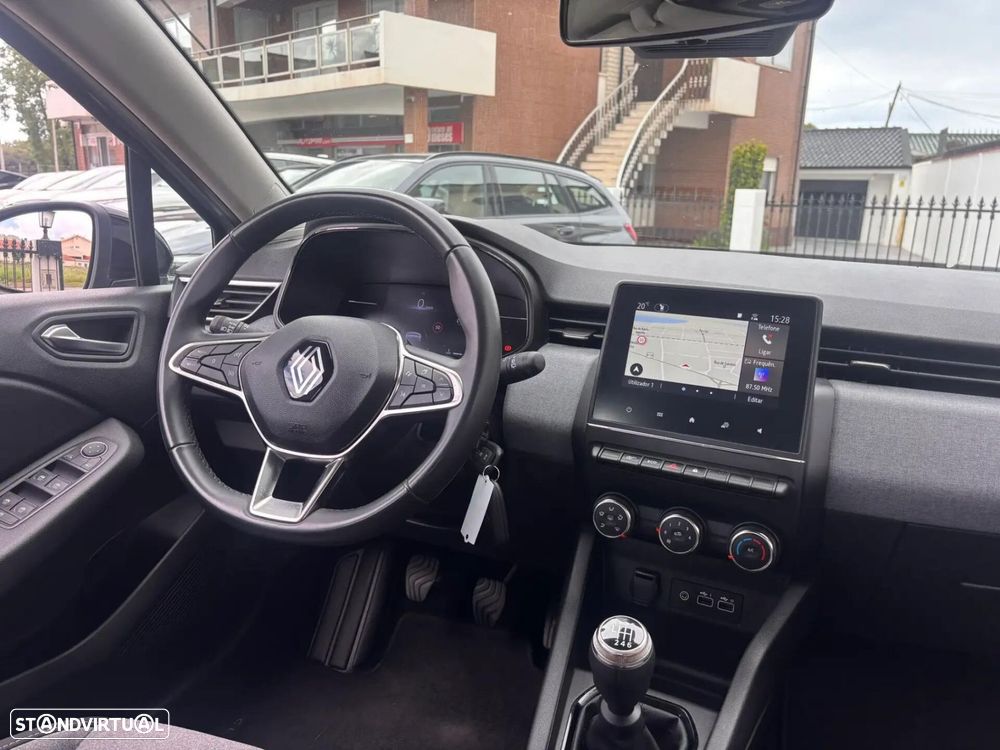 Renault Clio - 23