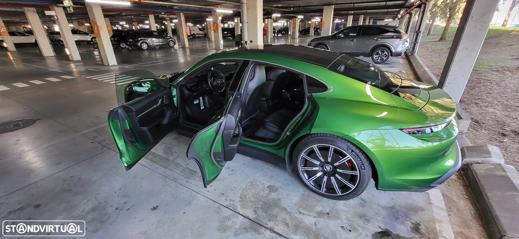 Porsche Taycan 4S - 16