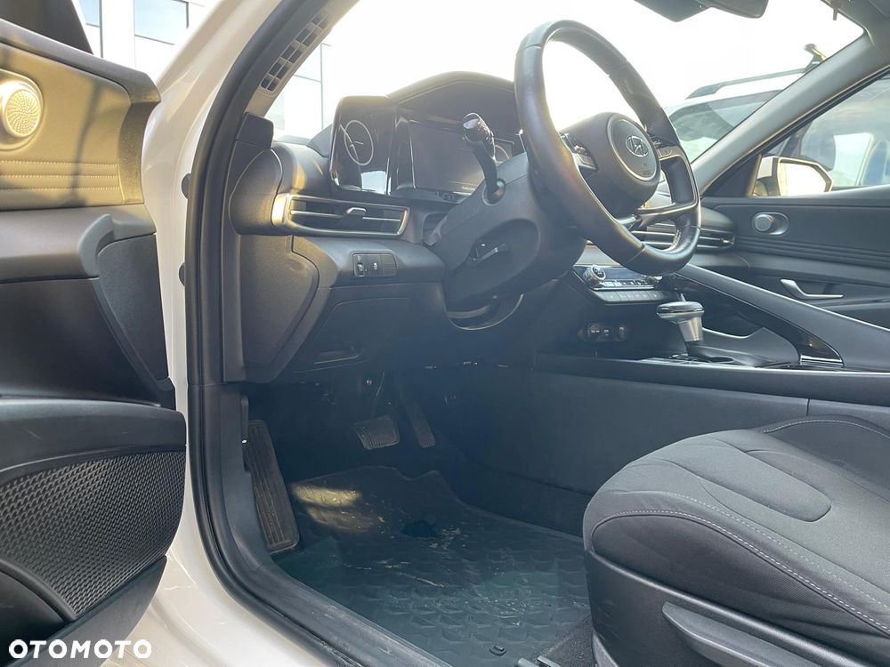 Hyundai Elantra 1.6 Smart CVT - 15
