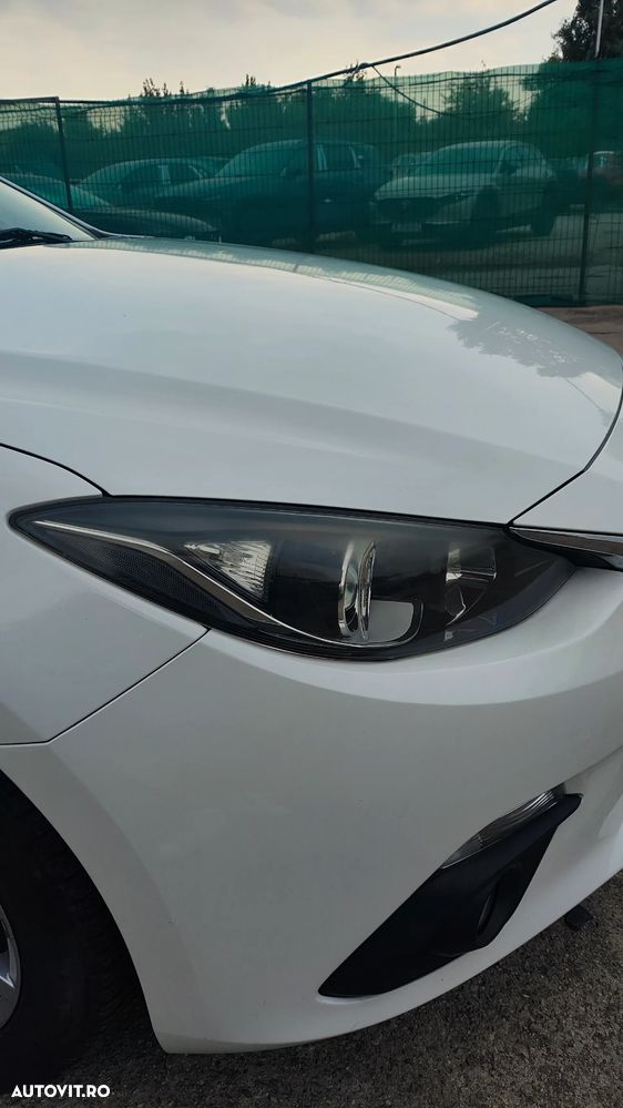 Mazda 3 - 6
