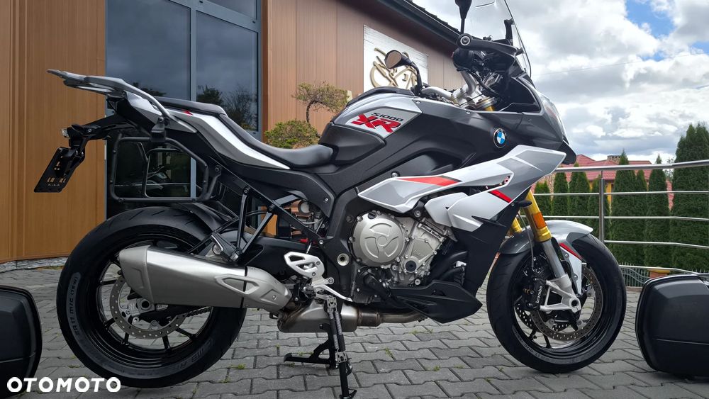 BMW XR - 12