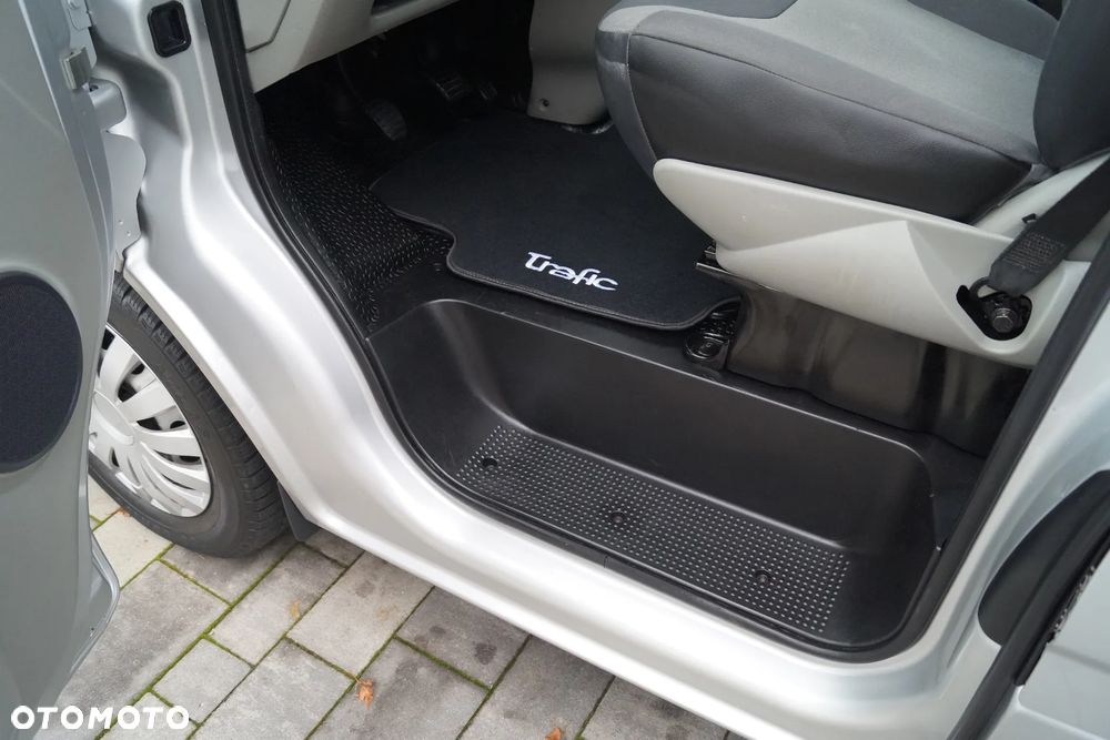 Renault Trafic - 11