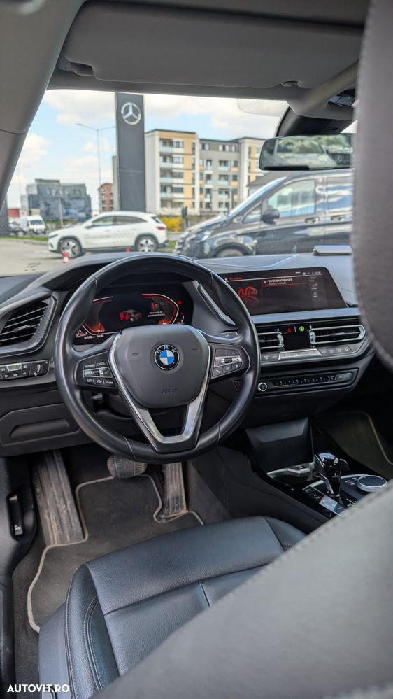 BMW Seria 2 218d Aut. - 29