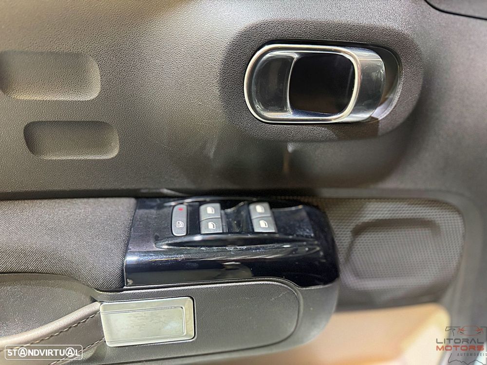 Citroën C3 1.2 PureTech Shine - 17