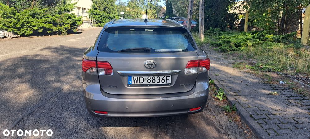 Toyota Avensis 2.0 D-4D Premium - 5