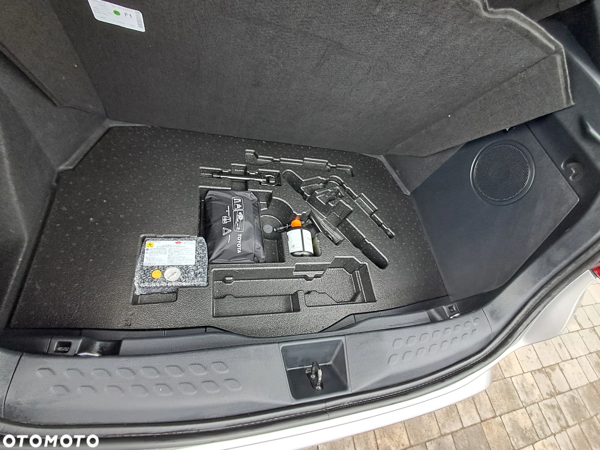 Toyota C-HR 1.8 Hybrid Premium - 35