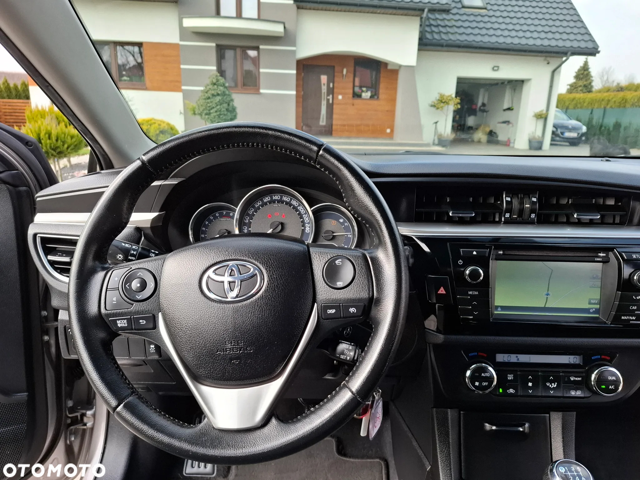 Toyota Corolla 1.6 Executive - 26