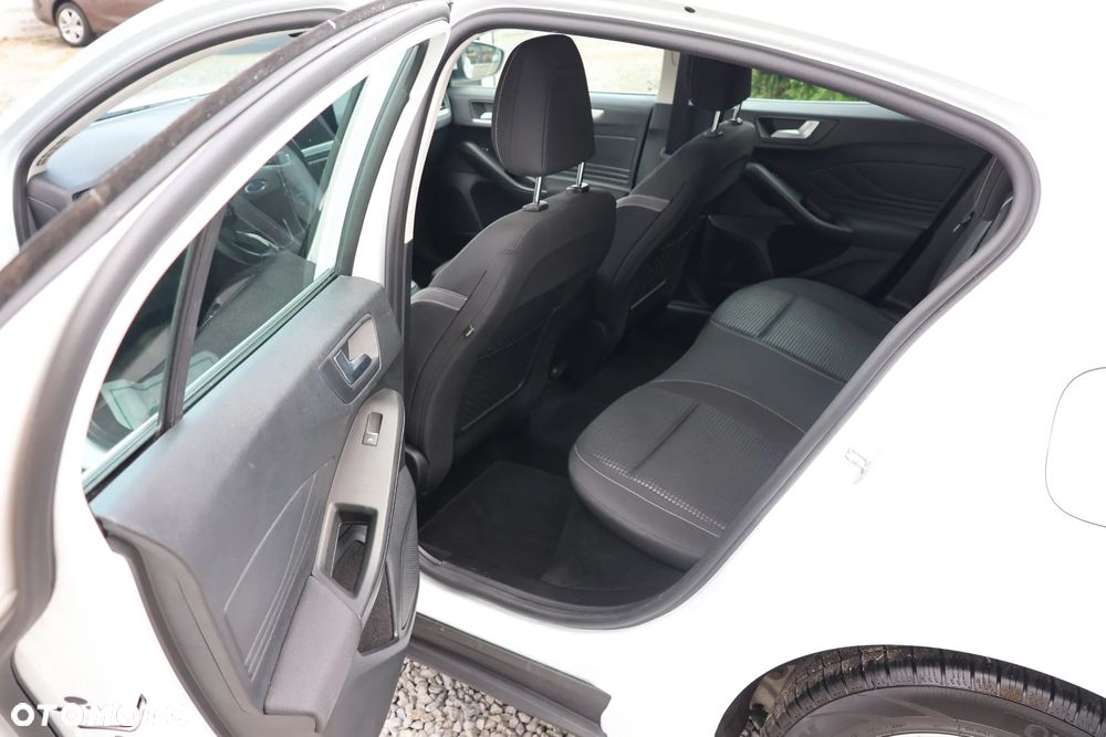 Ford Focus - 12