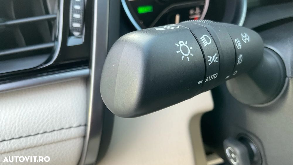 Toyota Camry 2.5 Hybrid Exclusive - 33