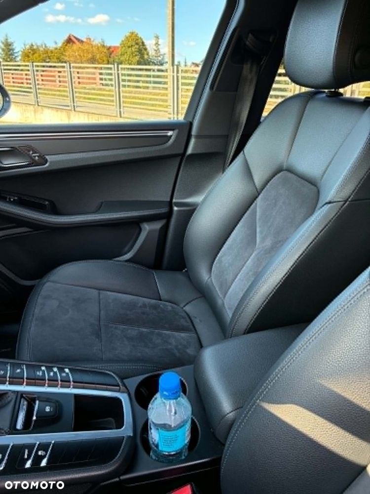 Porsche Macan Standard - 2