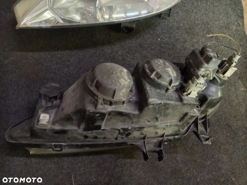 REFLEKTOR PRAWY LUB LEWY RENAULT MEGANE II 2  02-06 - 4