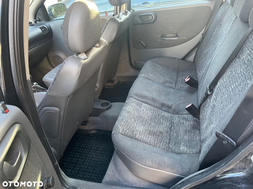Opel Corsa - 8