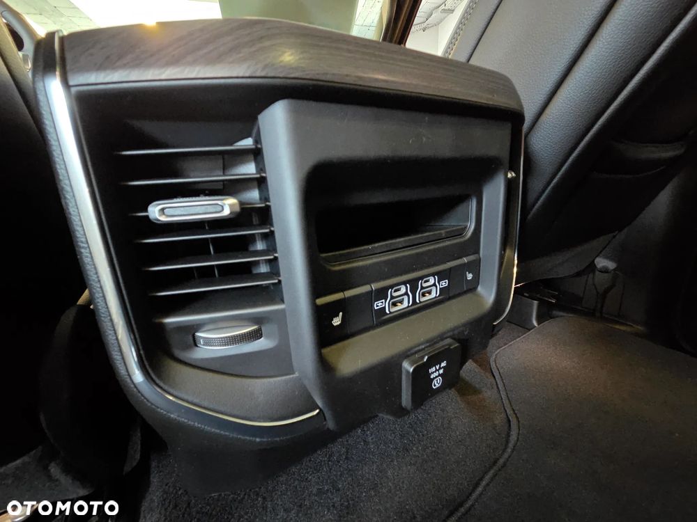 RAM 1500 Laramie Night Premium - 17