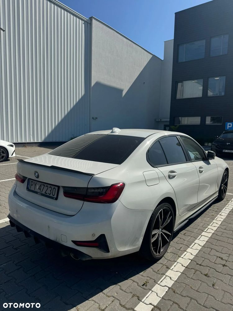 BMW Seria 3 318d M Sport - 34
