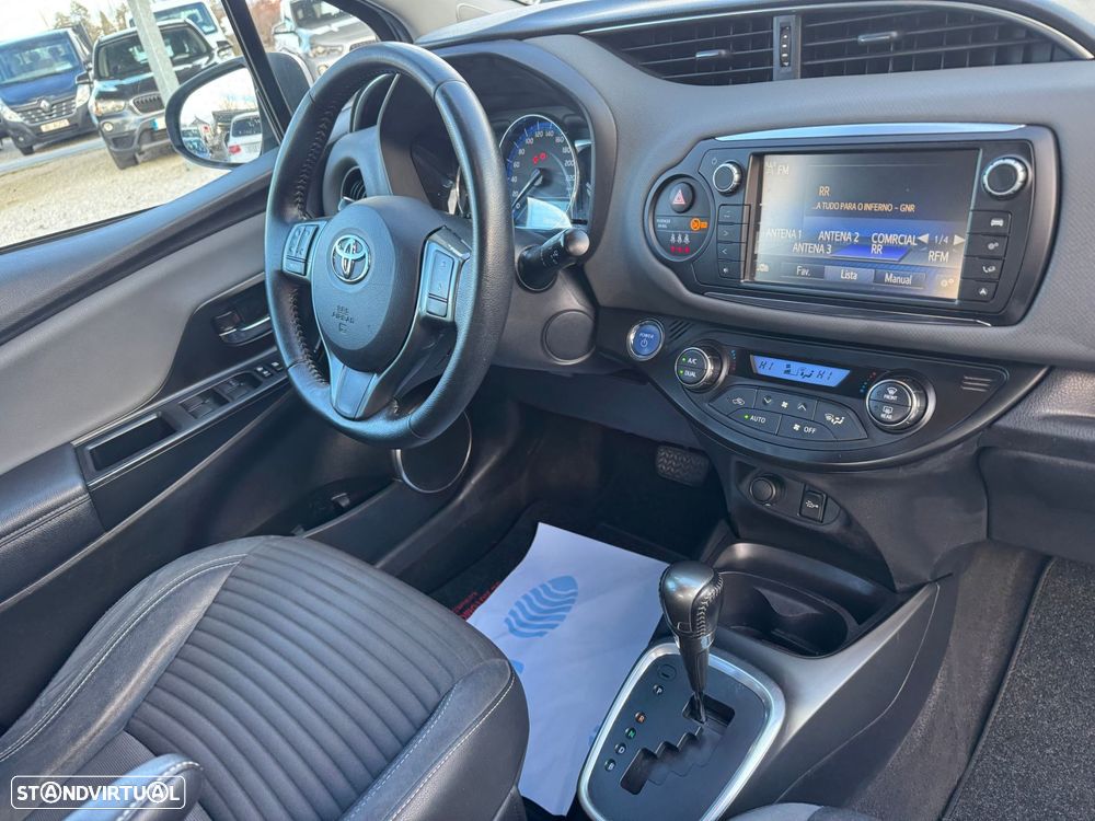 Toyota Yaris 1.5 HSD Exclusive - 10