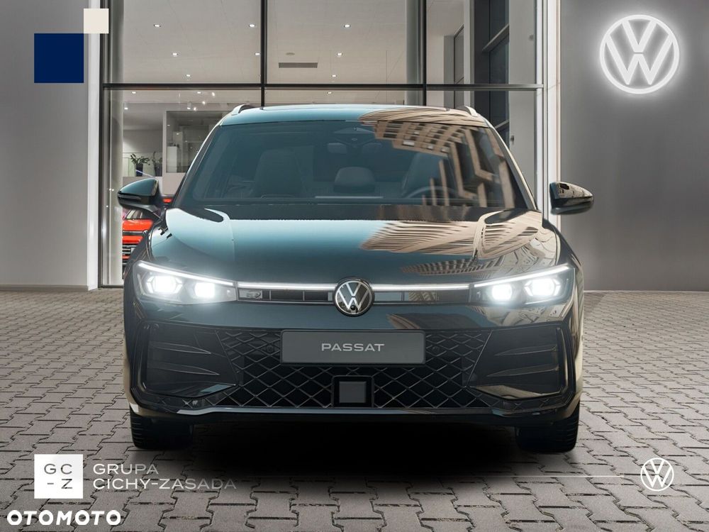 Volkswagen Passat Variant 2.0 TDI SCR R-Line Plus DSG - 9