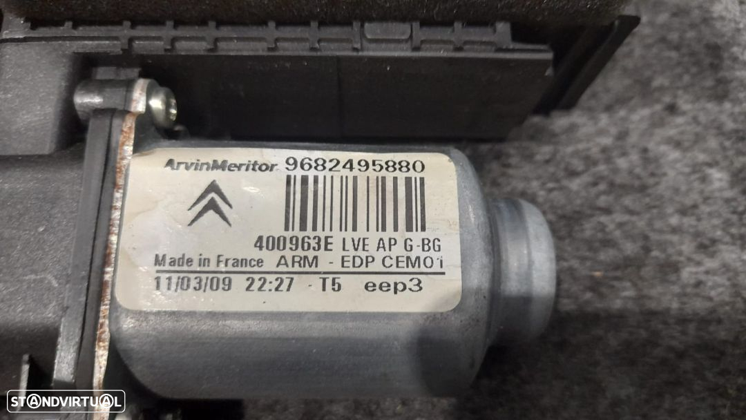 MOTOR SISTEMA ELEVADOR VIDROS FRENTE FRONTAL ESQUERDO 9682495880 CITROEN C4 PICASSO - 7